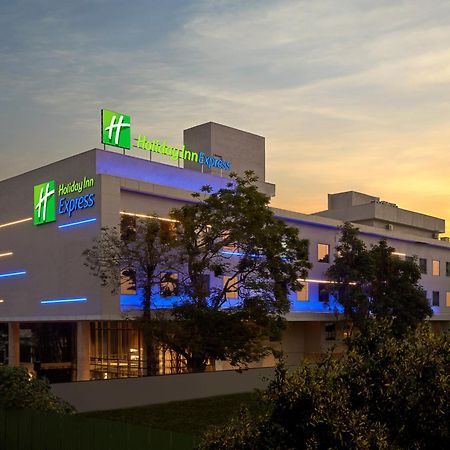 Holiday Inn Express Bengaluru Bommasandra By Ihg Kammasandra Ngoại thất bức ảnh