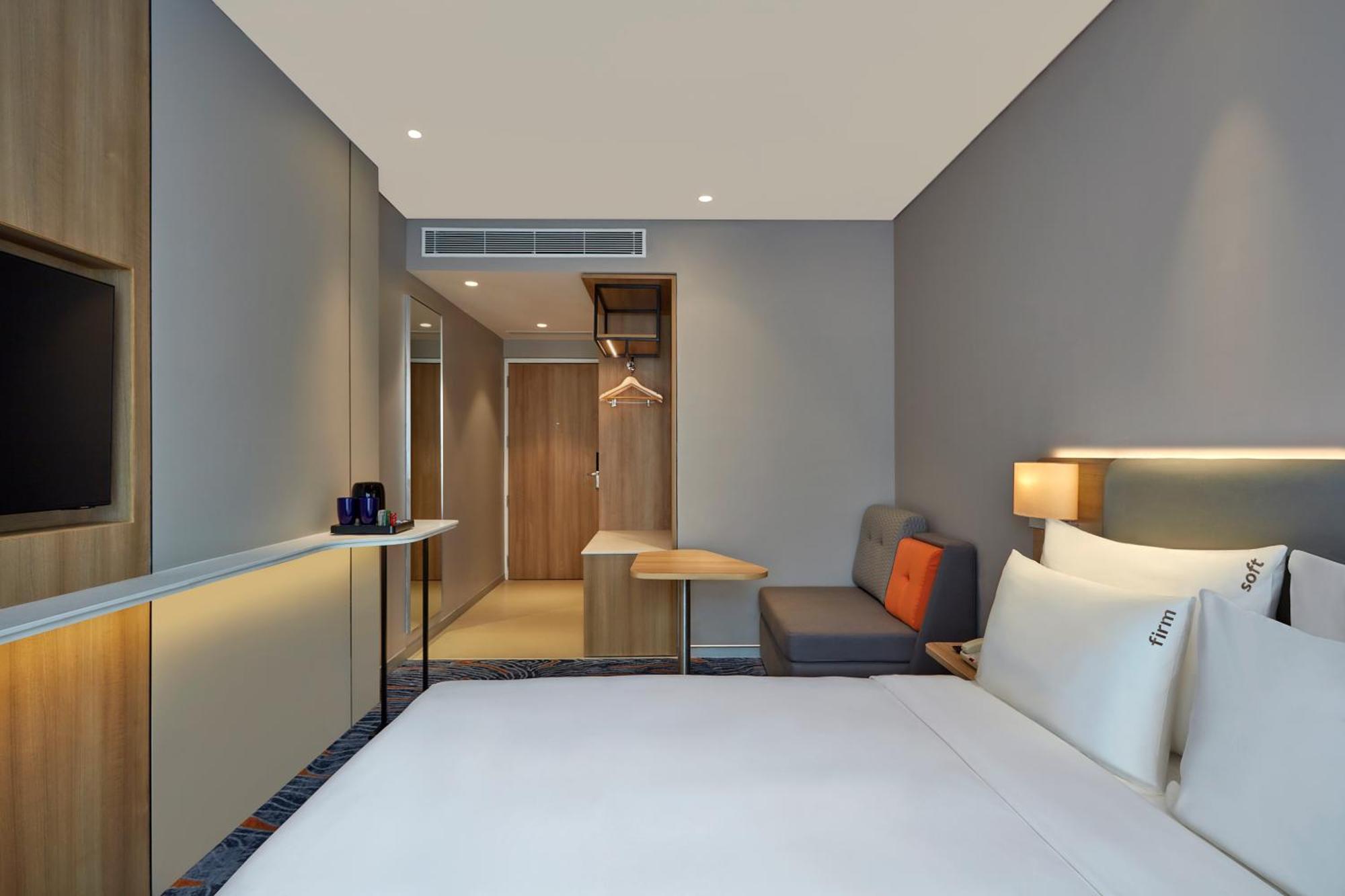 Holiday Inn Express Bengaluru Bommasandra By Ihg Kammasandra Ngoại thất bức ảnh