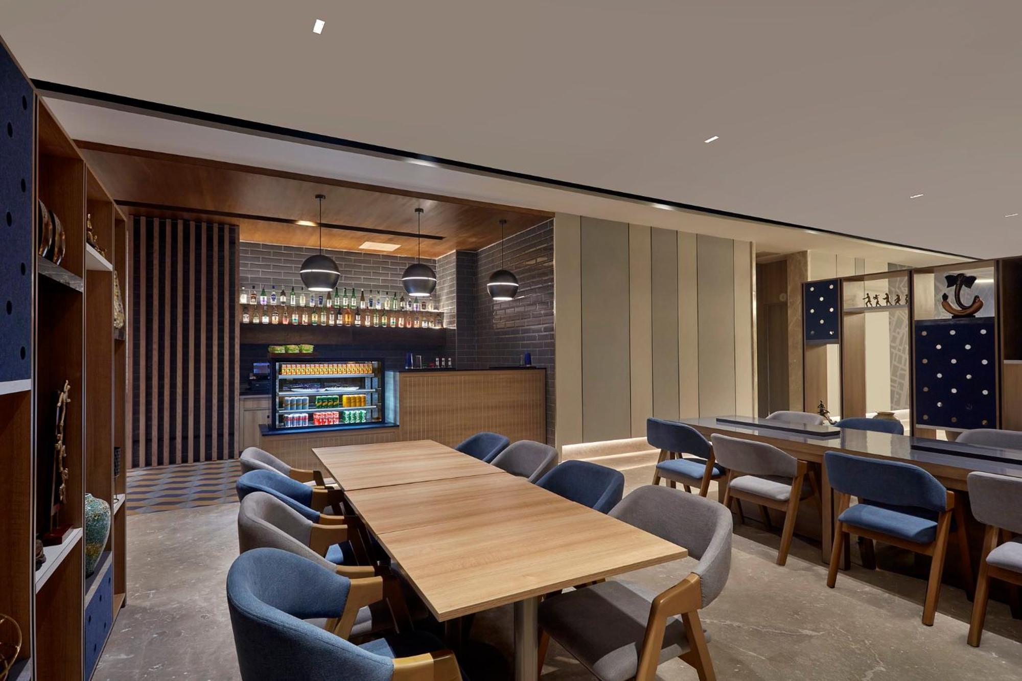 Holiday Inn Express Bengaluru Bommasandra By Ihg Kammasandra Ngoại thất bức ảnh
